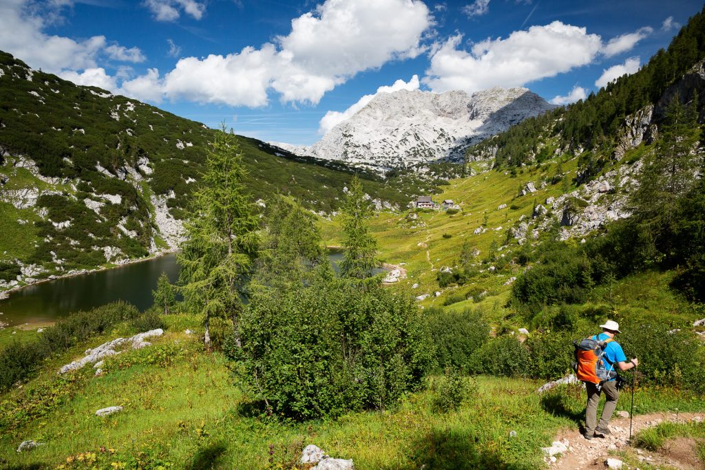 Am Nachmittag errechen wir das Alm-Plateau, auf dem die Pühringer Hütte steht.