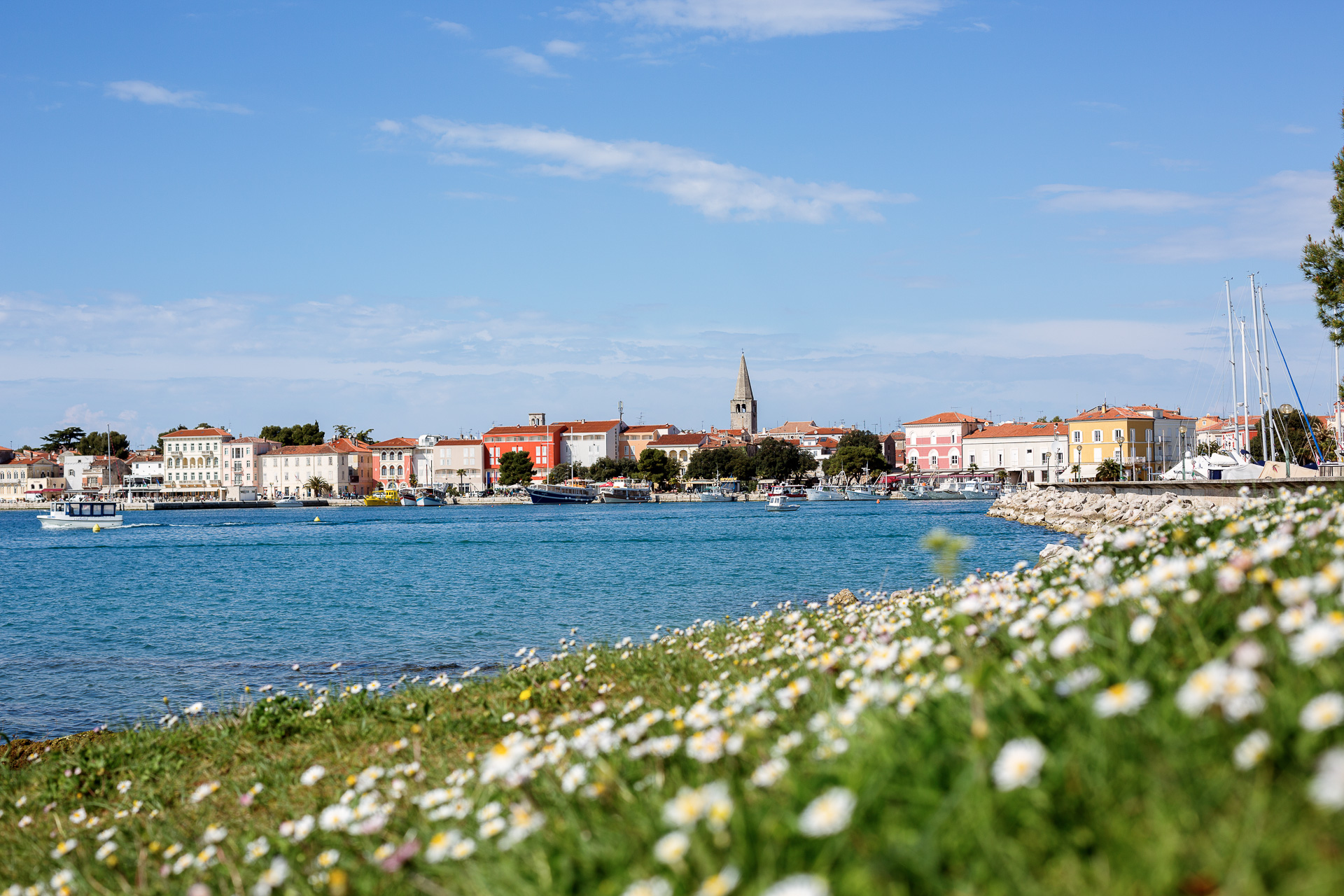 In Kroatien gehen wir auf Streifzug in den malerischen Städte an der Adriaküste. Es erwarten dich Fotomotive mit mediterranem Flair.