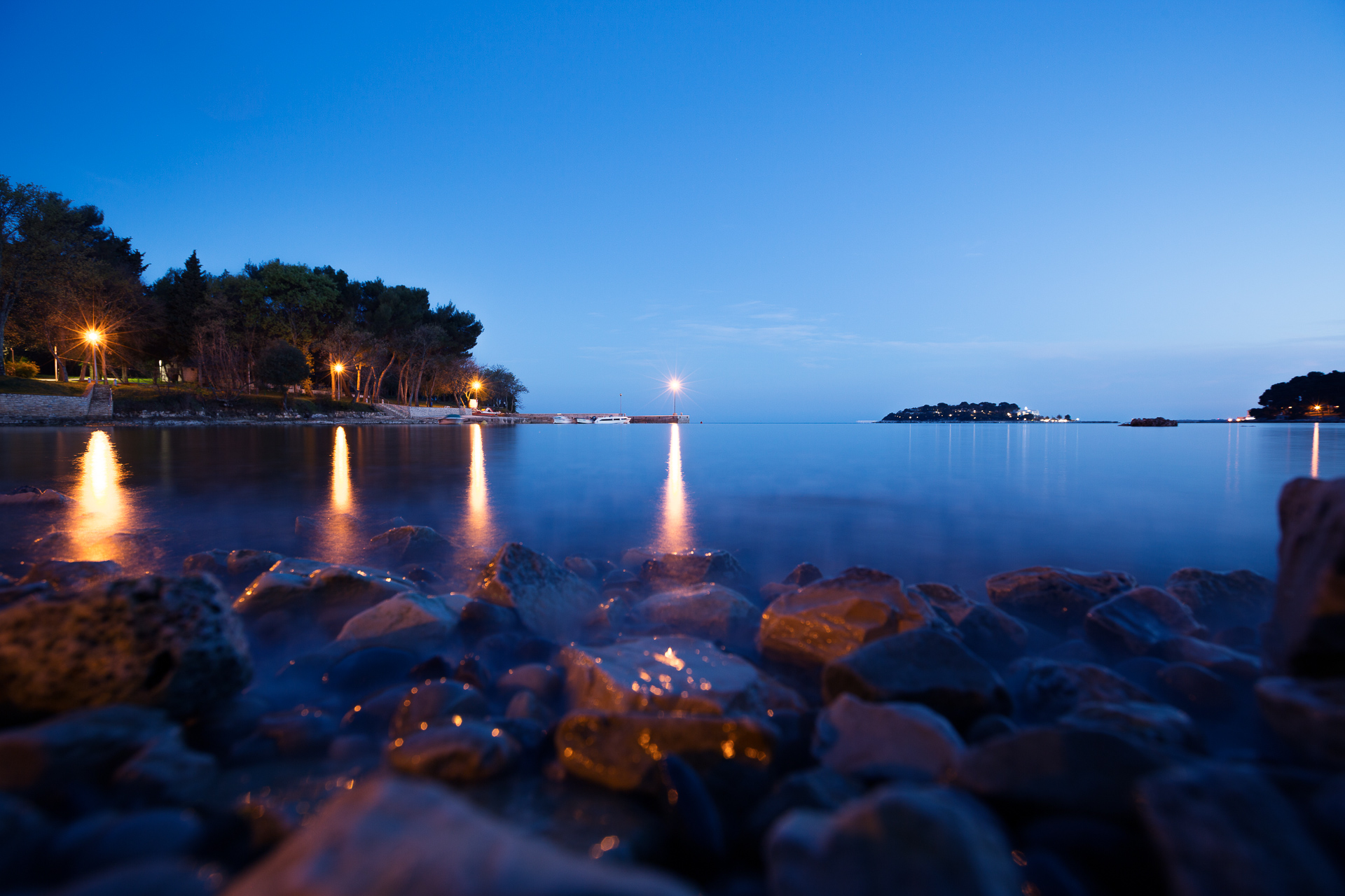 Die FOTOFÜCHSE Wunschorte. Die ersten Sonnenstrahlen in Kroatien an der Küste mit den Füßen im Sand und dem Duft des Meeres erwarten um danach in der Hängematte zu versinken.