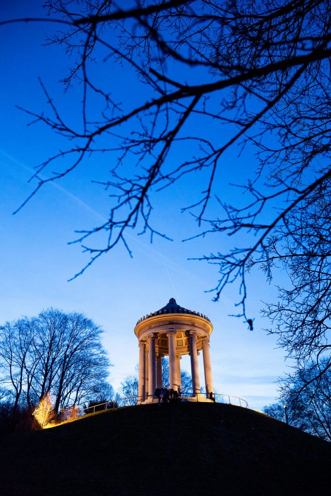 Im Englischen Garten erwartet dich neben Action und Natur auch ausgefuchste Architektur.