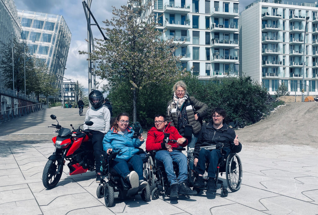 Barrierefreiheit steht bei uns an erster Stelle und unser Fotokurs ist speziell auf die Bedürfnisse von Menschen mit körperlichen Einschränkungen ausgerichtet.