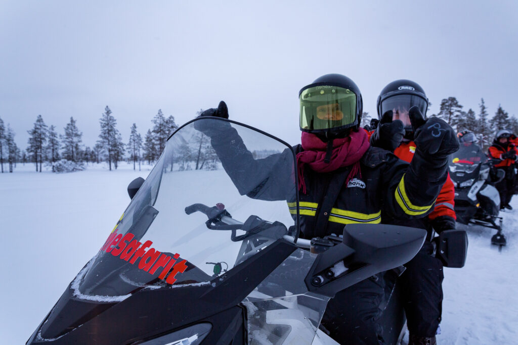 Fotoreise Finnland Programm: Wichtiges Wort unsere Snowmobil Fahrt: Foto-Stopp.