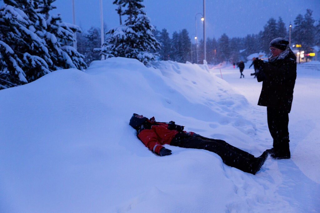 Das Rundum Sorglos Paket für die Fotoreise Finnland im Winter enthält: An- & Abreise ab/bis Wien, Übernachtung, Transfers, Snowmobil Fahrt, Schneeschuh Wanderung, Eintritt in das Lainio Snow Village, Thermoanzug, Vollpension-Verpflegung und Getränke.